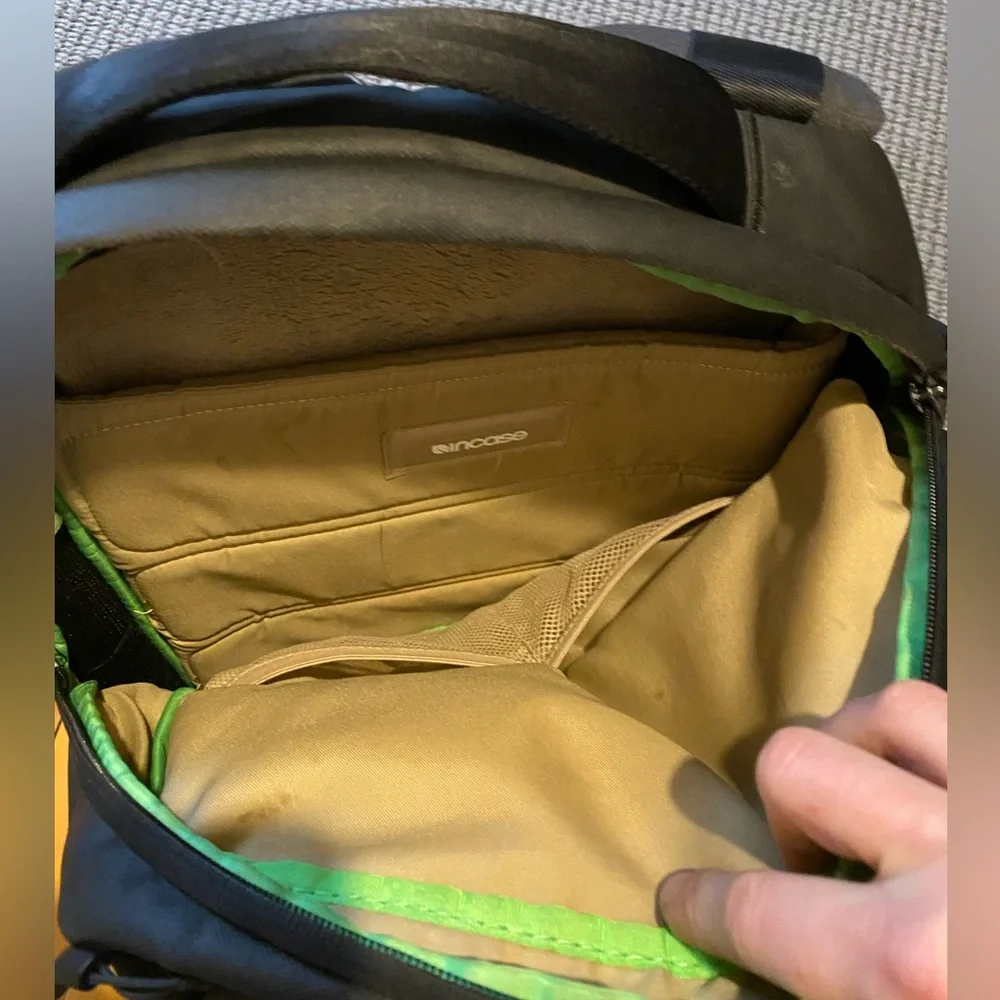 Incase computer backpack - Picture 2 of 4